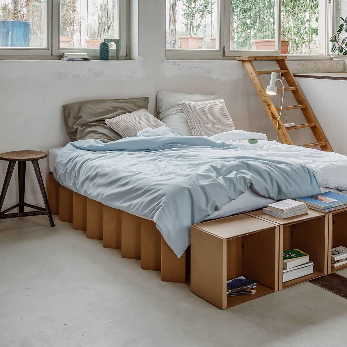 ROOM IN A BOX Faltbett aus Wellpappe – Klappbett ohne Lattenrost, nachhaltig & platzsparend